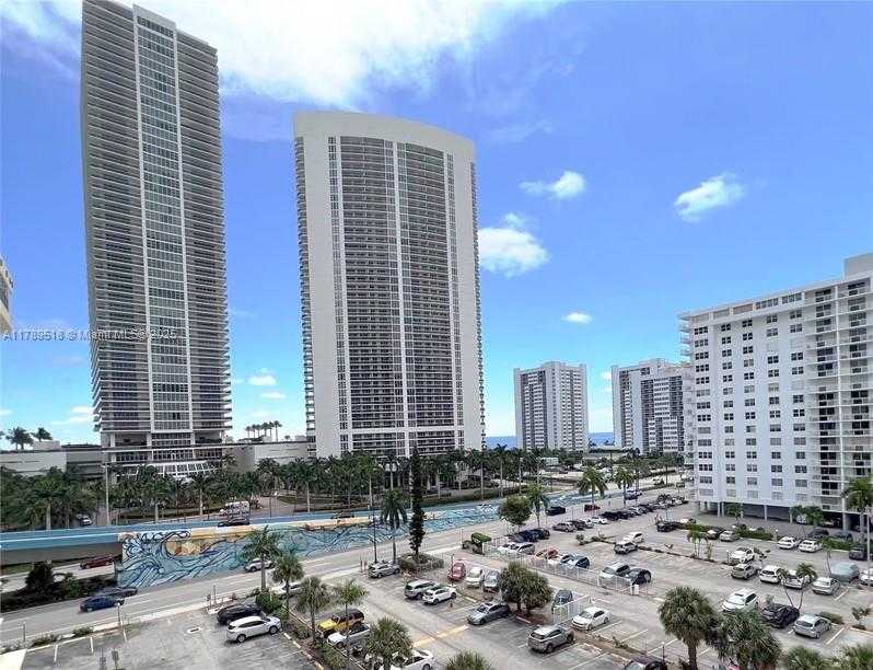 Small Image of 1825 SOUTH OCEAN DR #PH-9, Hallandale Beach Number 29