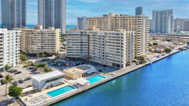 Small Image of 1825 SOUTH OCEAN DR #PH-9, Hallandale Beach Number 30