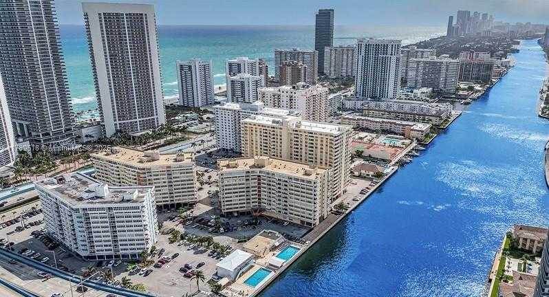 Small Image of 1825 SOUTH OCEAN DR #PH-9, Hallandale Beach Number 32