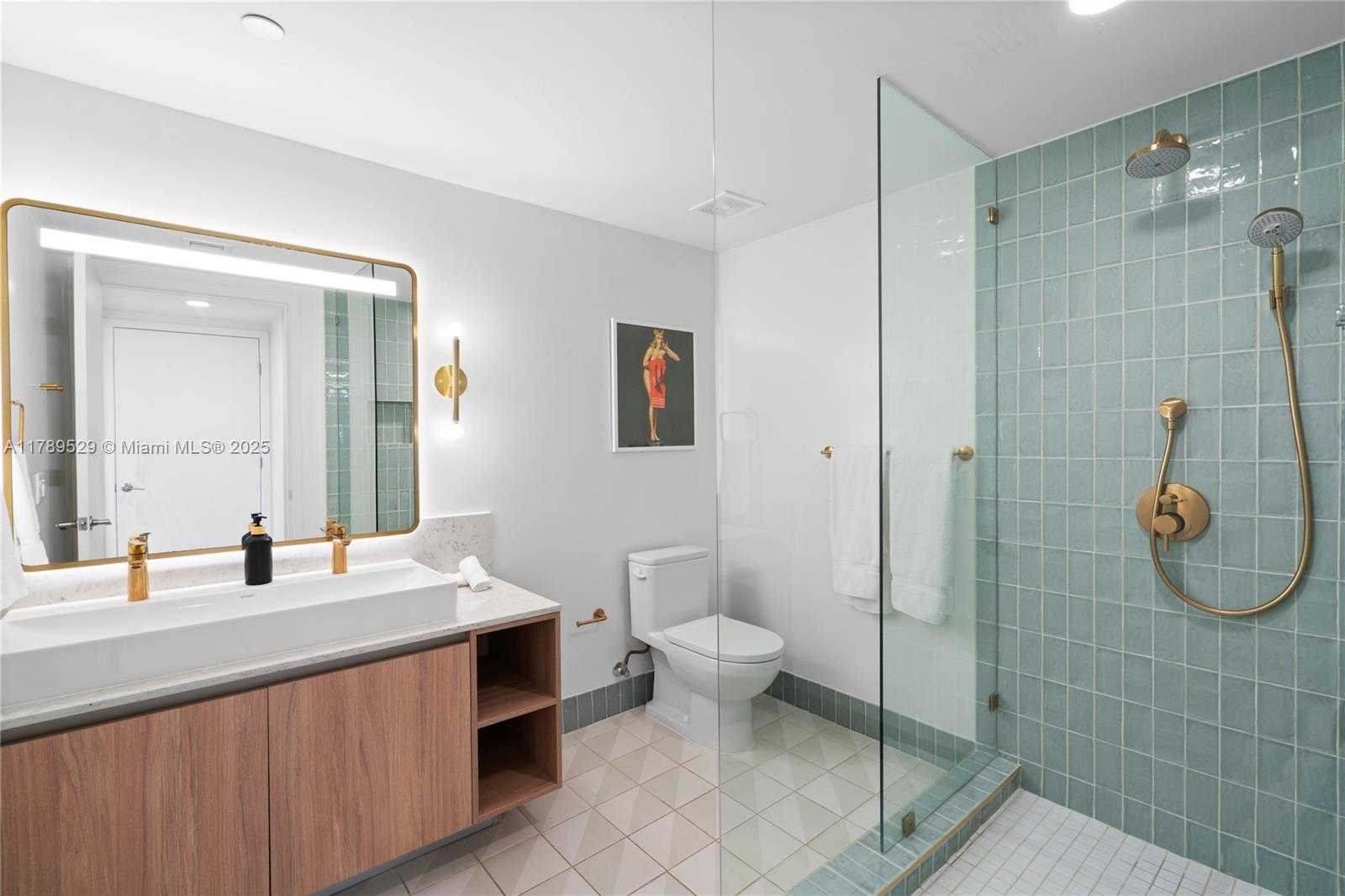 Small Image of 159 NE 6th St, Miami, FL 33132, USA Number 12