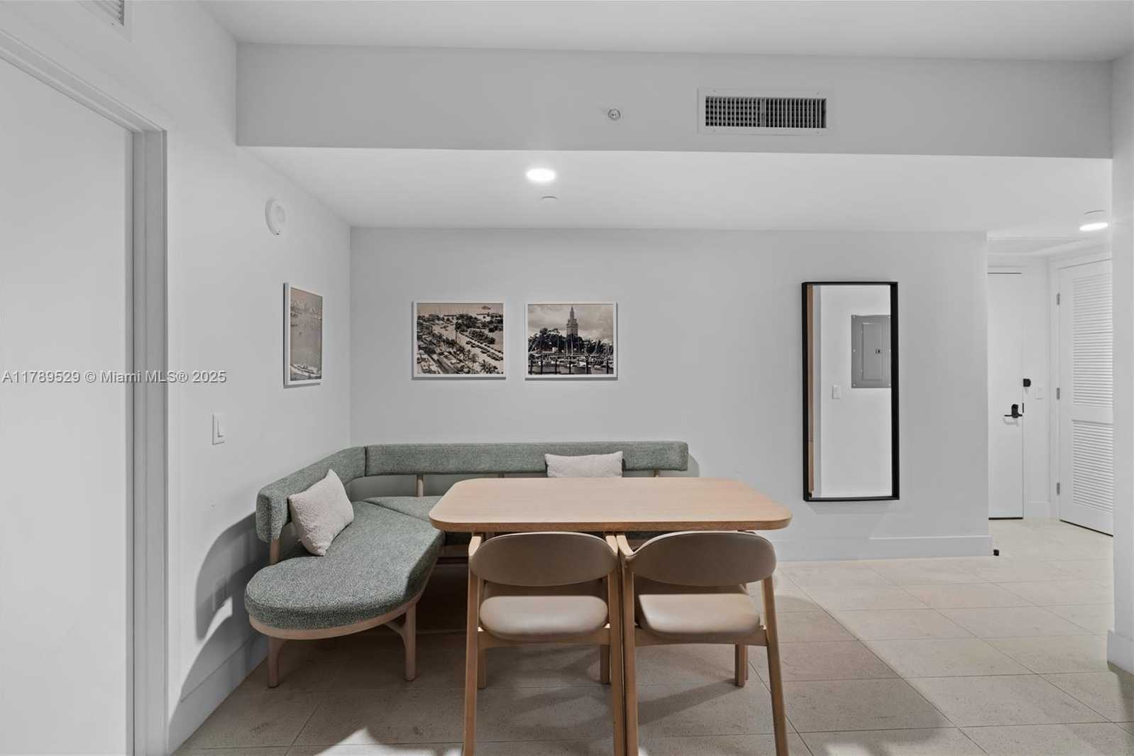 Small Image of 159 NE 6th St, Miami, FL 33132, USA Number 23