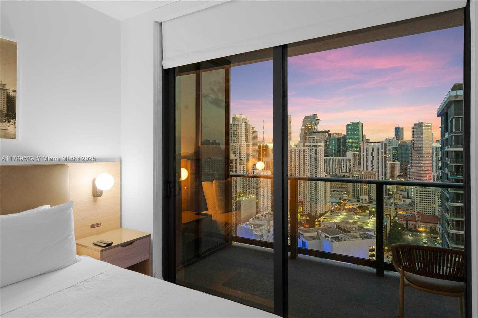 Small Image of 159 NE 6th St, Miami, FL 33132, USA Number 30
