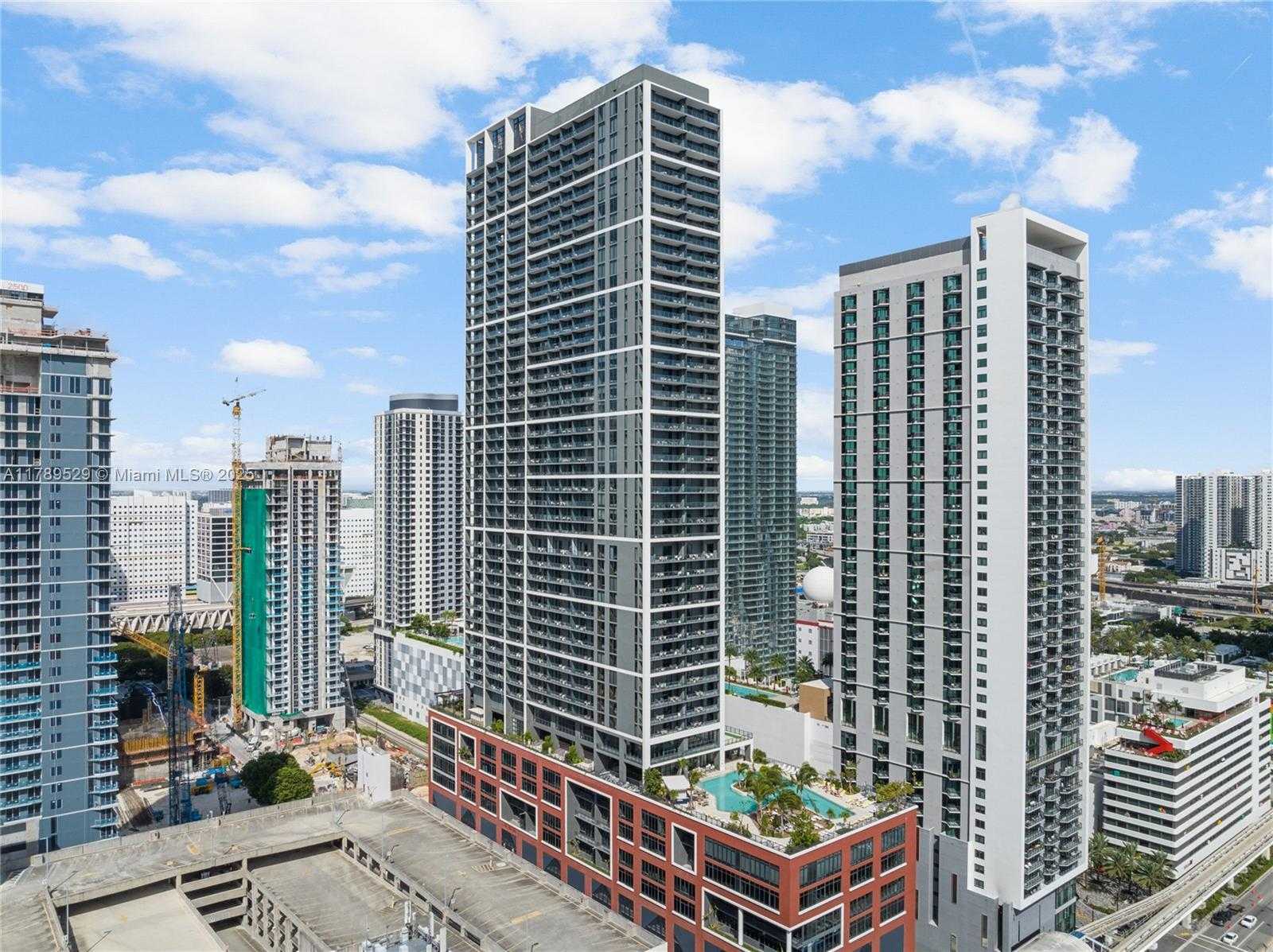 Small Image of 159 NE 6th St, Miami, FL 33132, USA Number 52
