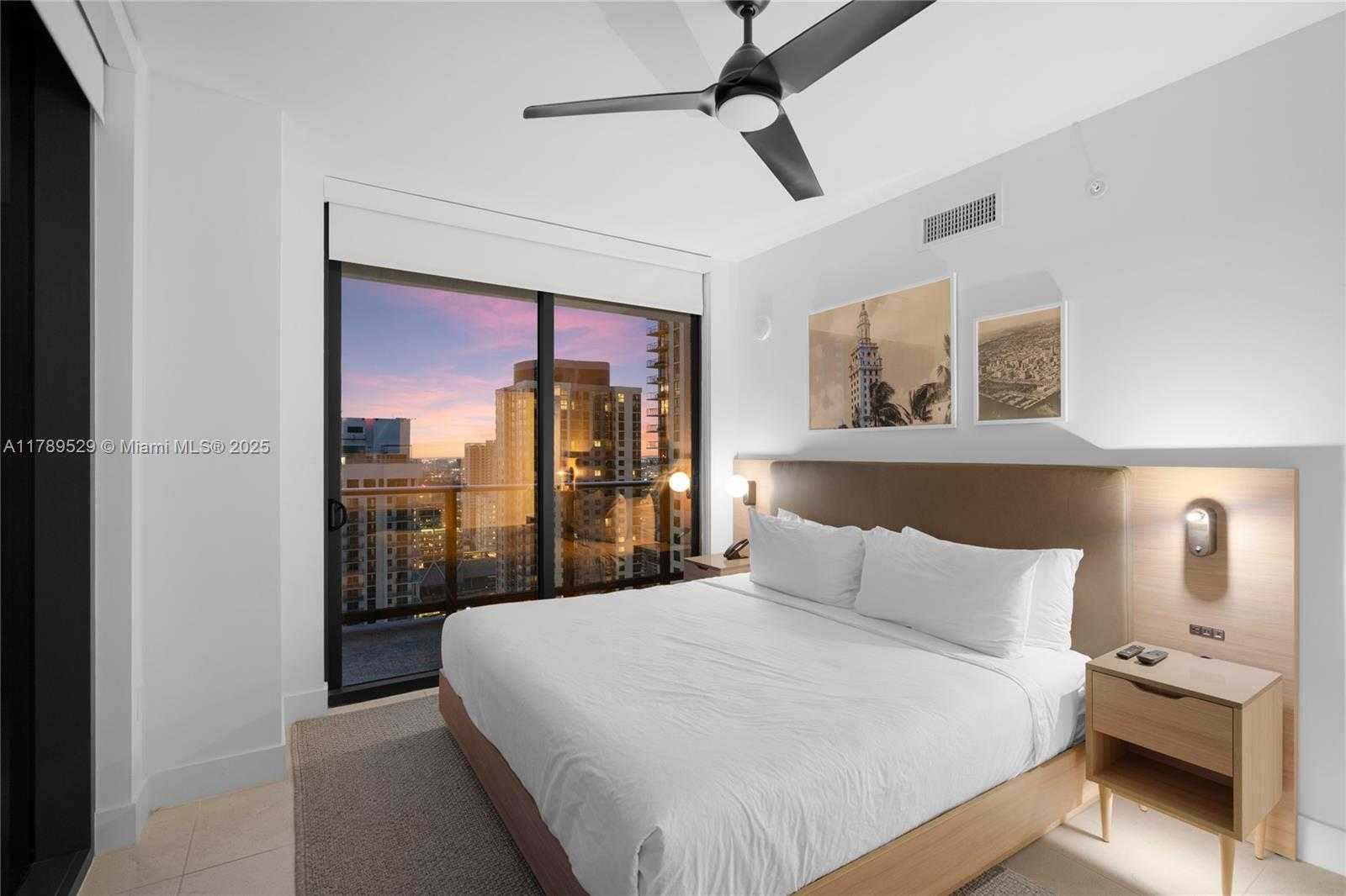 Small Image of 159 NE 6th St, Miami, FL 33132, USA Number 9