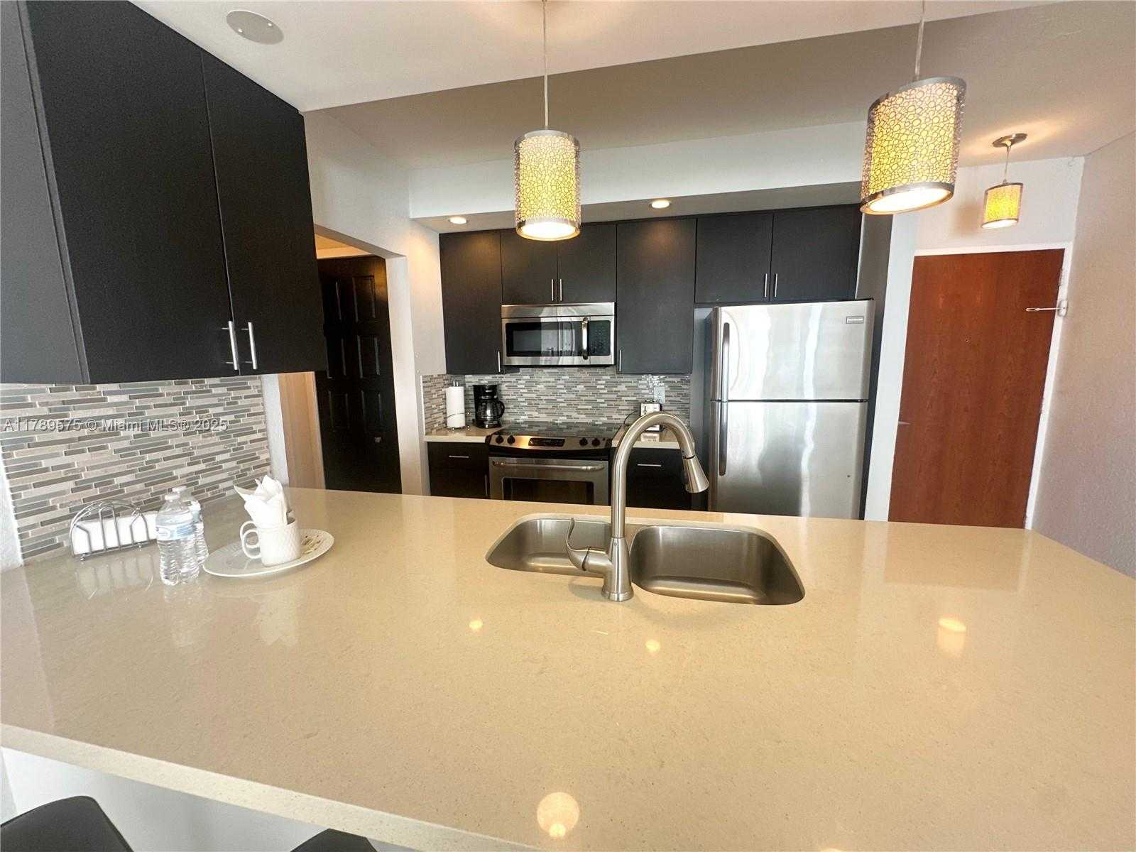 Small Image of 3801 SOUTH OCEAN DR #5Y, Hollywood Number 4