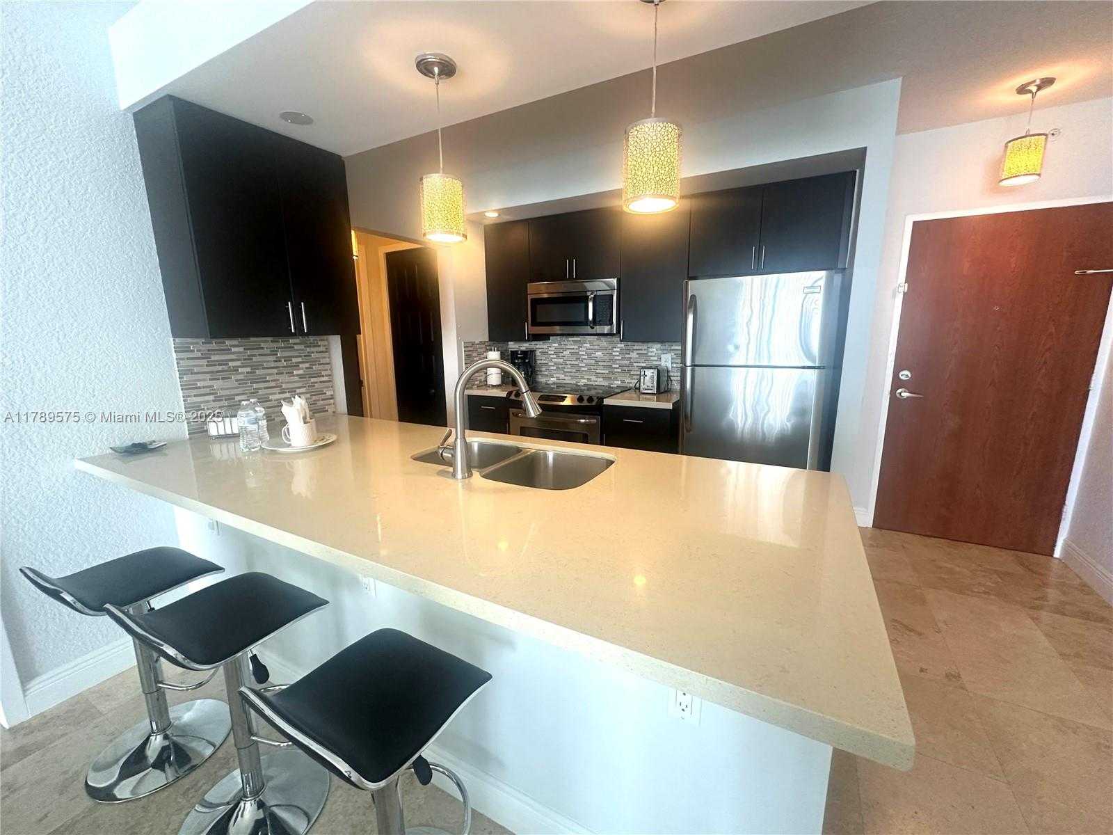 Small Image of 3801 SOUTH OCEAN DR #5Y, Hollywood Number 9