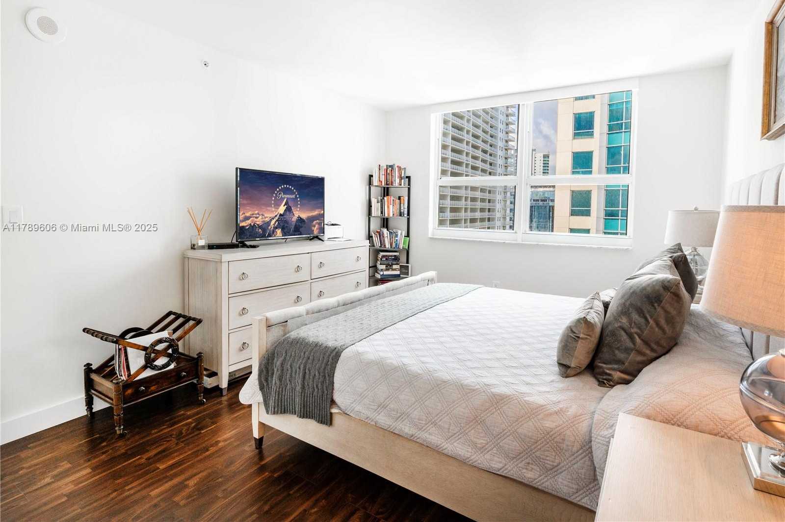 Small Image of 1155 BRICKELL BAY DR #2101, Miami Number 10