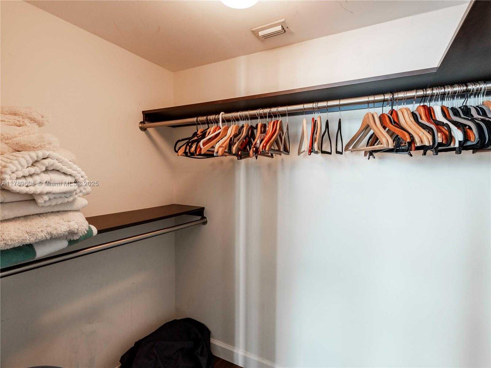 Small Image of 1155 BRICKELL BAY DR #2101, Miami Number 13
