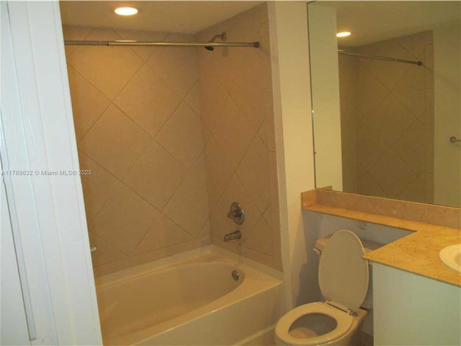 Small Image of 335 SOUTH BISCAYNE BLVD #1904, Miami Number 11