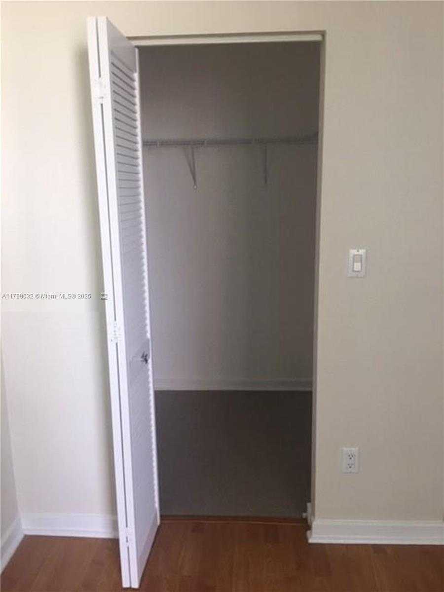 Small Image of 335 SOUTH BISCAYNE BLVD #1904, Miami Number 12