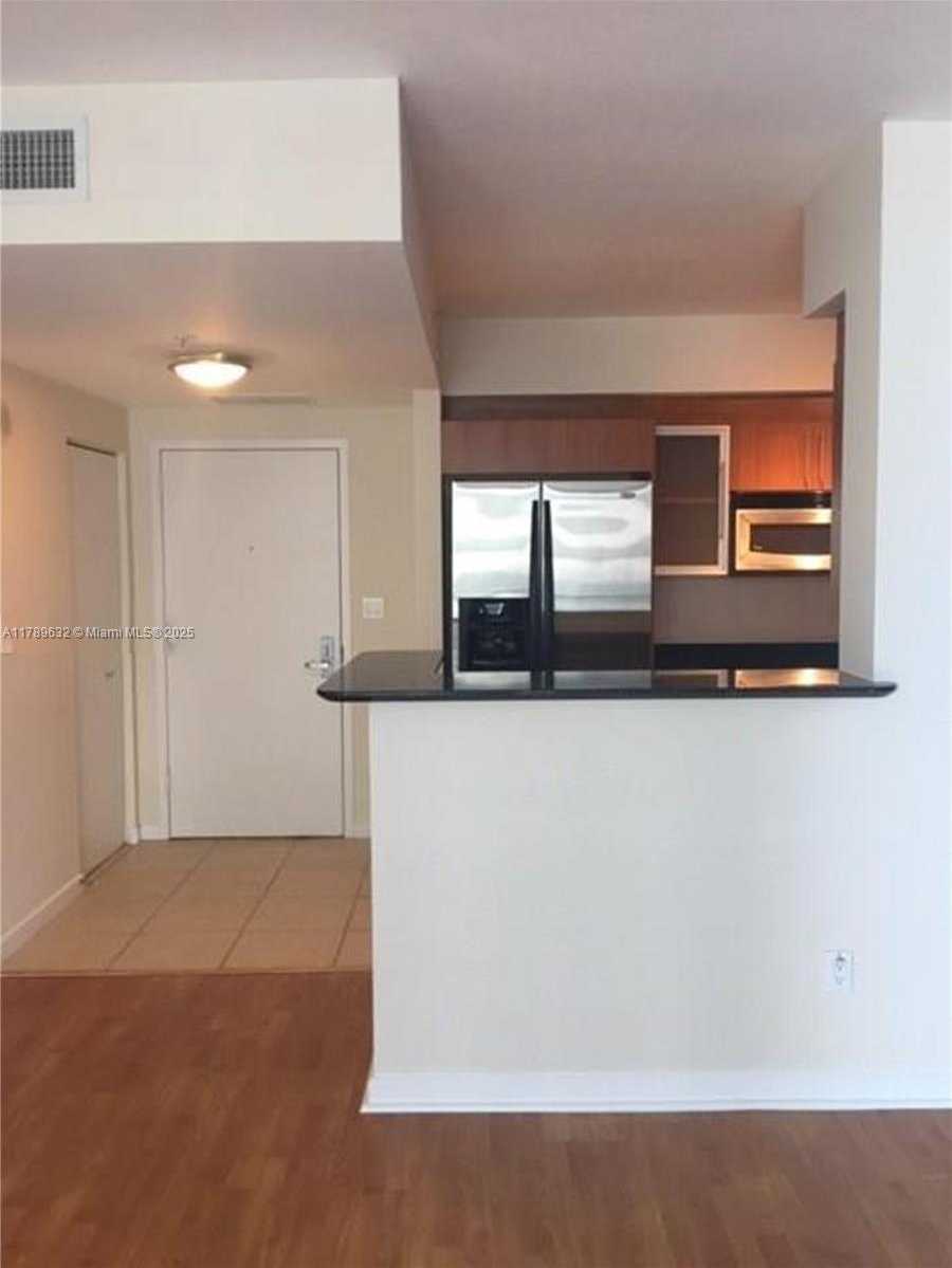 Small Image of 335 SOUTH BISCAYNE BLVD #1904, Miami Number 13
