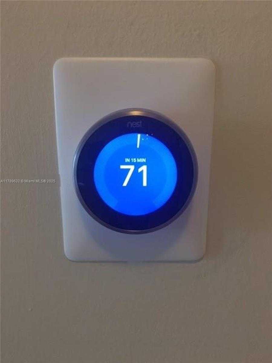 Small Image of 335 SOUTH BISCAYNE BLVD #1904, Miami Number 19