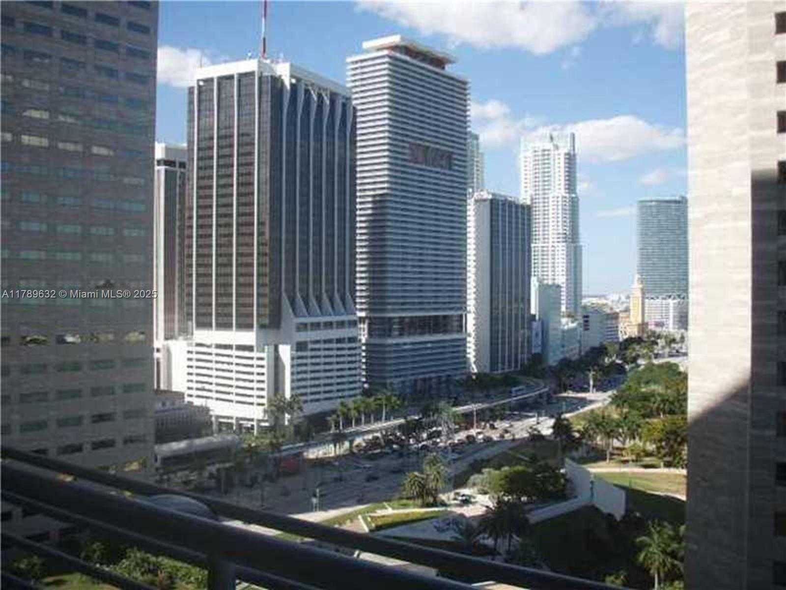 Small Image of 335 SOUTH BISCAYNE BLVD #1904, Miami Number 30