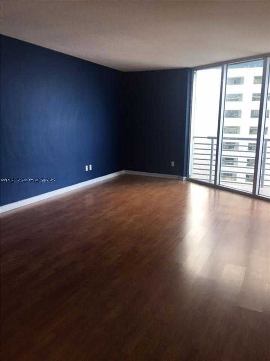 Small Image of 335 SOUTH BISCAYNE BLVD #1904, Miami Number 6