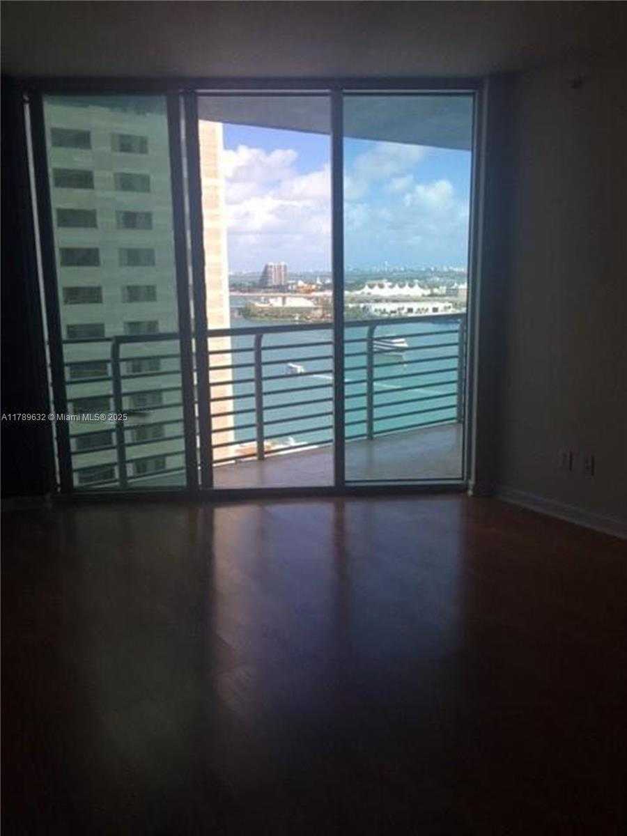 Small Image of 335 SOUTH BISCAYNE BLVD #1904, Miami Number 7
