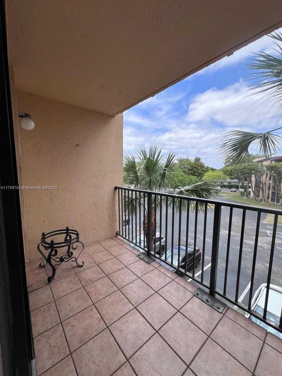 Small Image of 14601 NORTH KENDALL DR #304K, Miami Number 10