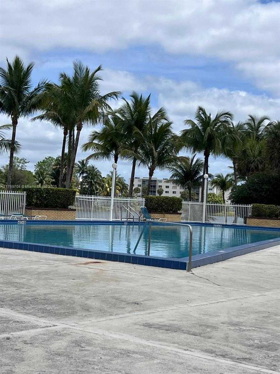 Small Image of 14601 NORTH KENDALL DR #304K, Miami Number 12