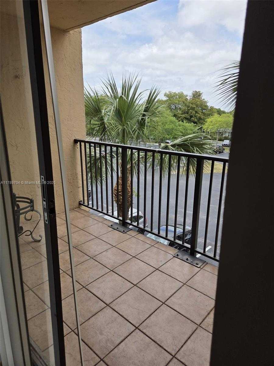 Small Image of 14601 NORTH KENDALL DR #304K, Miami Number 13