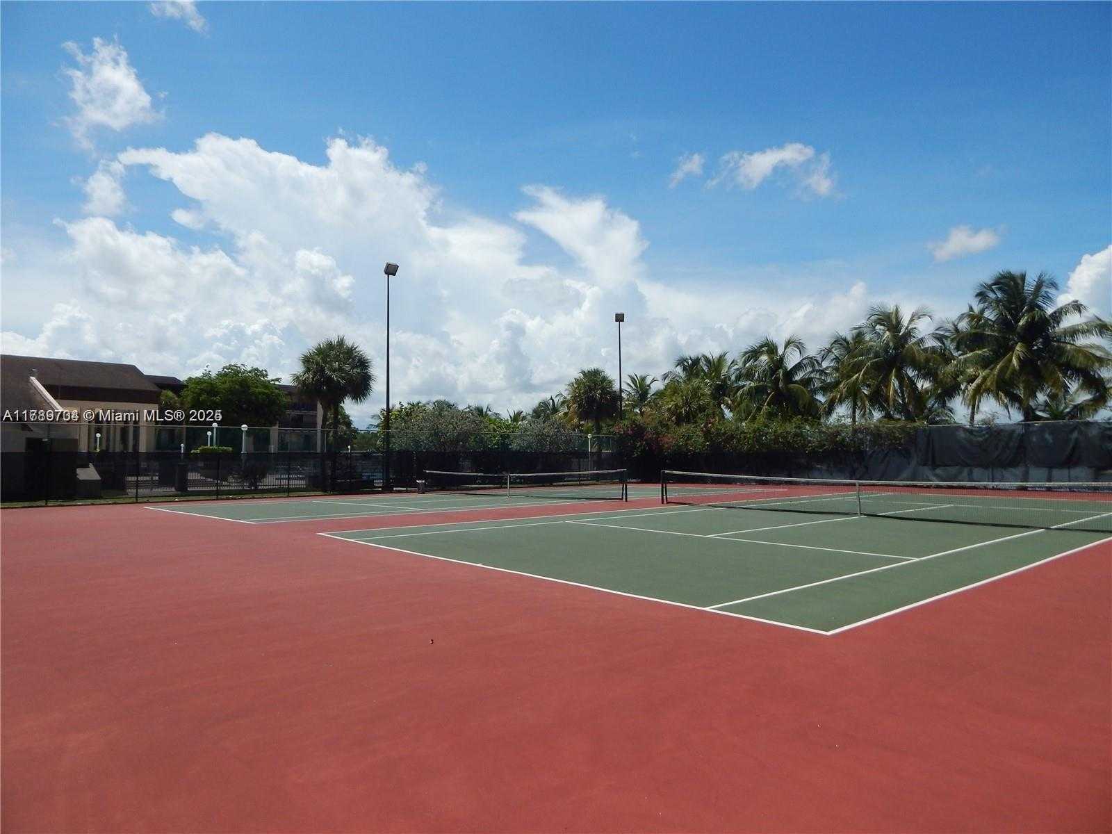 Small Image of 14601 NORTH KENDALL DR #304K, Miami Number 4