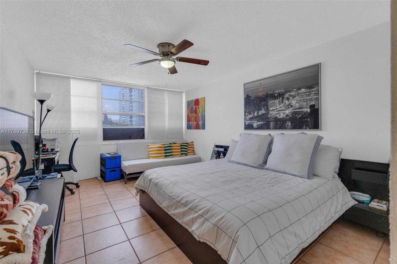 Small Image of 18011 BISCAYNE BLVD #302, Aventura Number 10