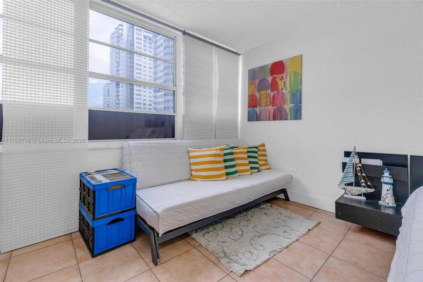Small Image of 18011 BISCAYNE BLVD #302, Aventura Number 12