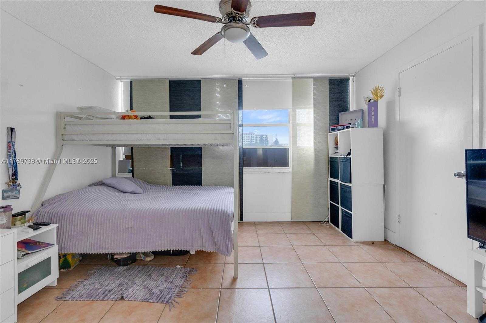 Small Image of 18011 BISCAYNE BLVD #302, Aventura Number 20