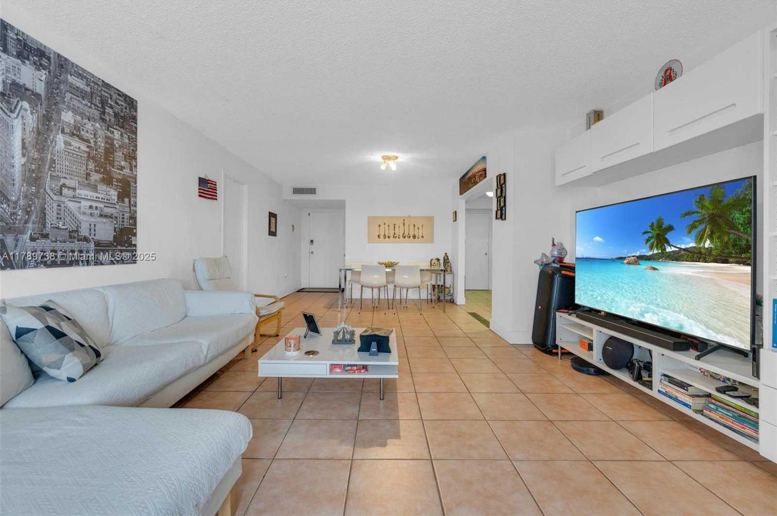 Small Image of 18011 BISCAYNE BLVD #302, Aventura Number 25