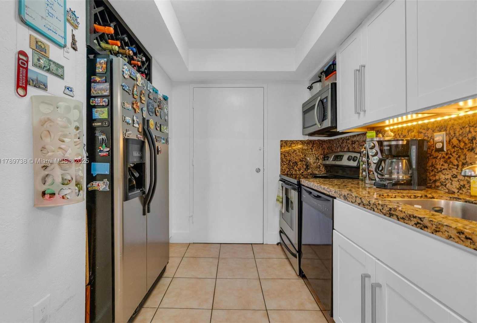 Small Image of 18011 BISCAYNE BLVD #302, Aventura Number 3