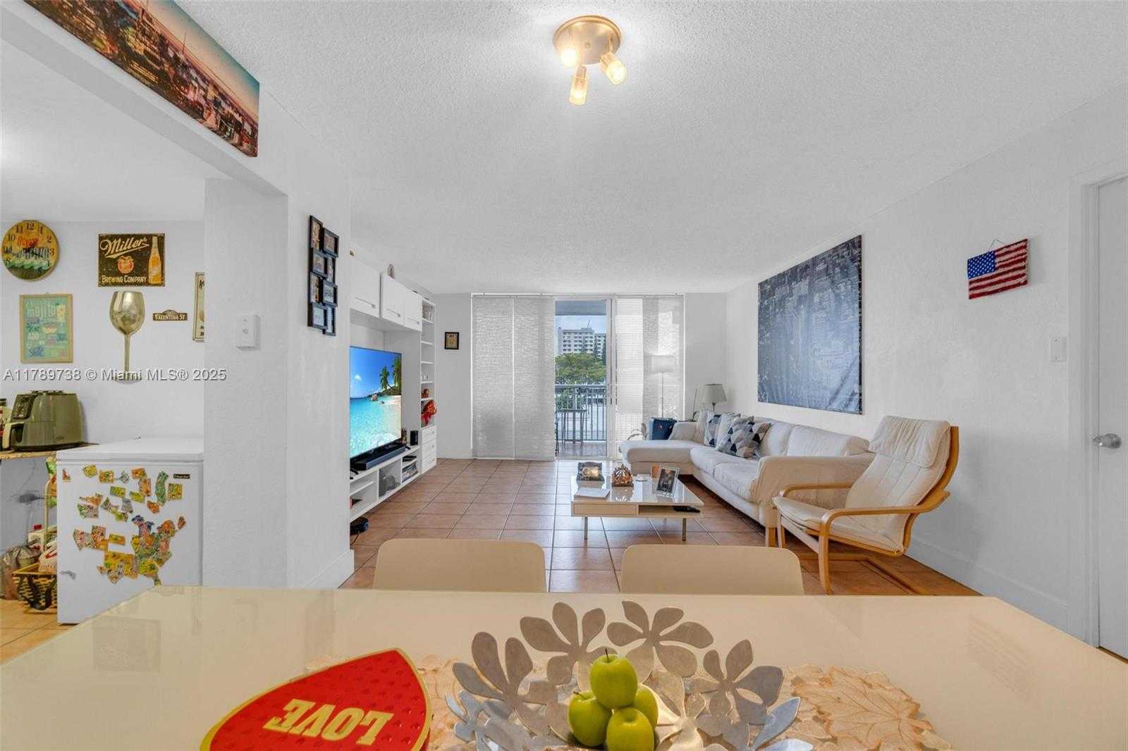 Small Image of 18011 BISCAYNE BLVD #302, Aventura Number 30