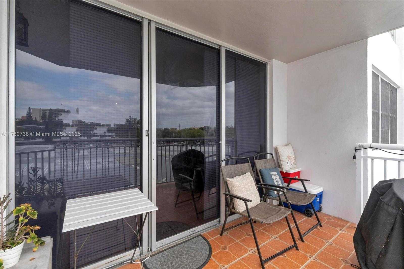 Small Image of 18011 BISCAYNE BLVD #302, Aventura Number 34