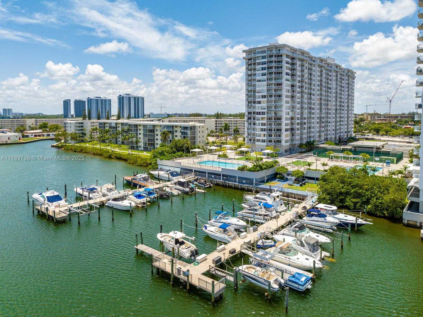 Small Image of 18011 BISCAYNE BLVD #302, Aventura Number 36