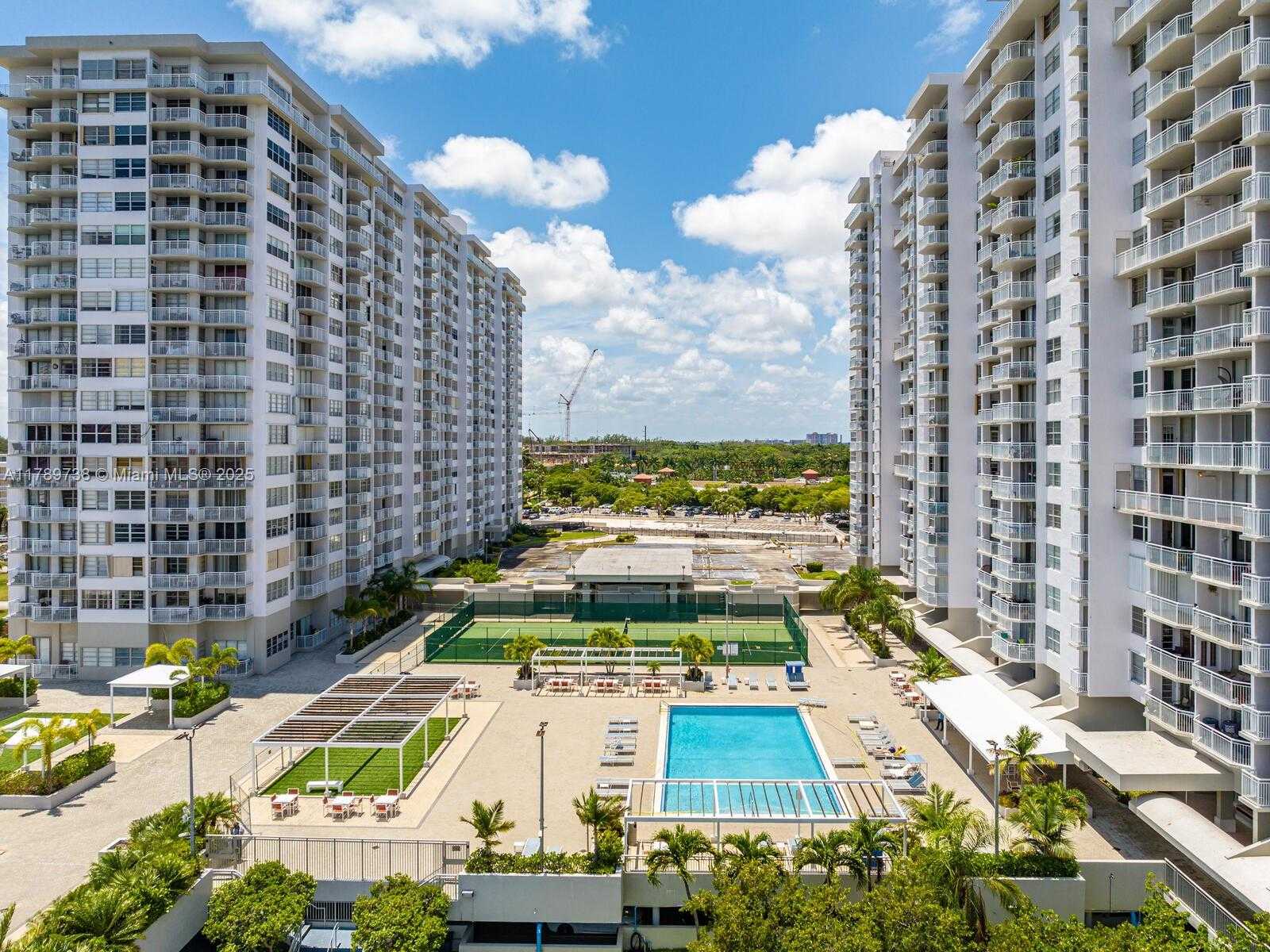 Small Image of 18011 BISCAYNE BLVD #302, Aventura Number 47