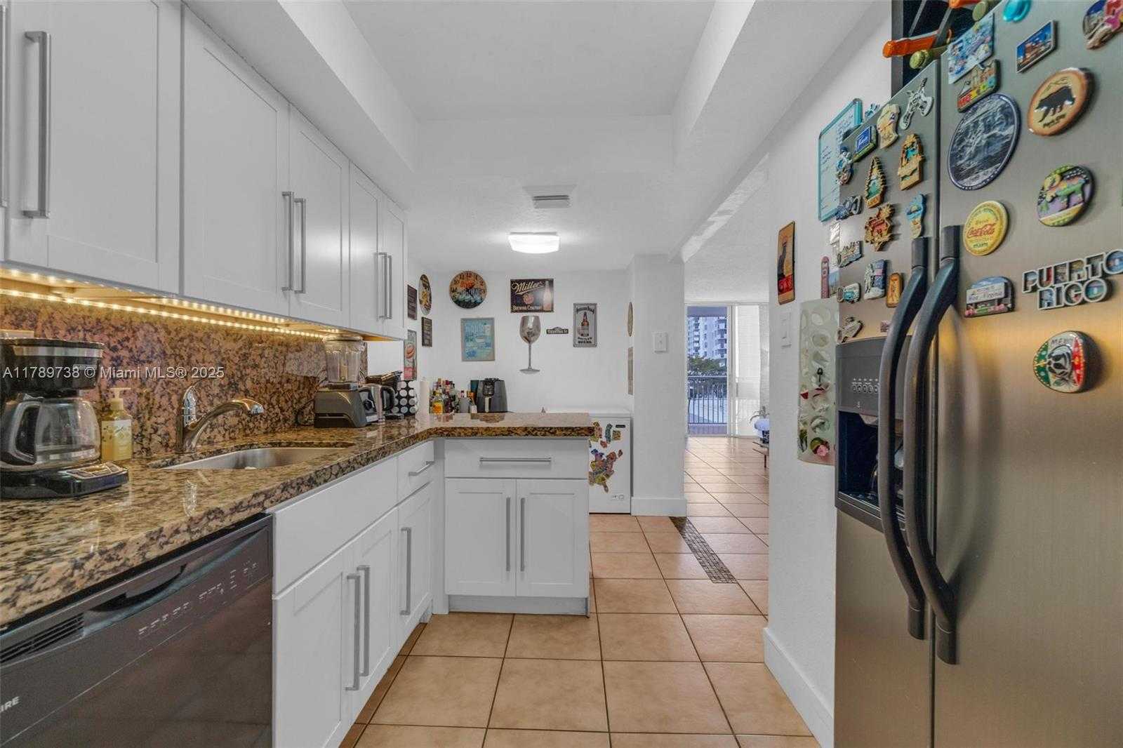 Small Image of 18011 BISCAYNE BLVD #302, Aventura Number 5
