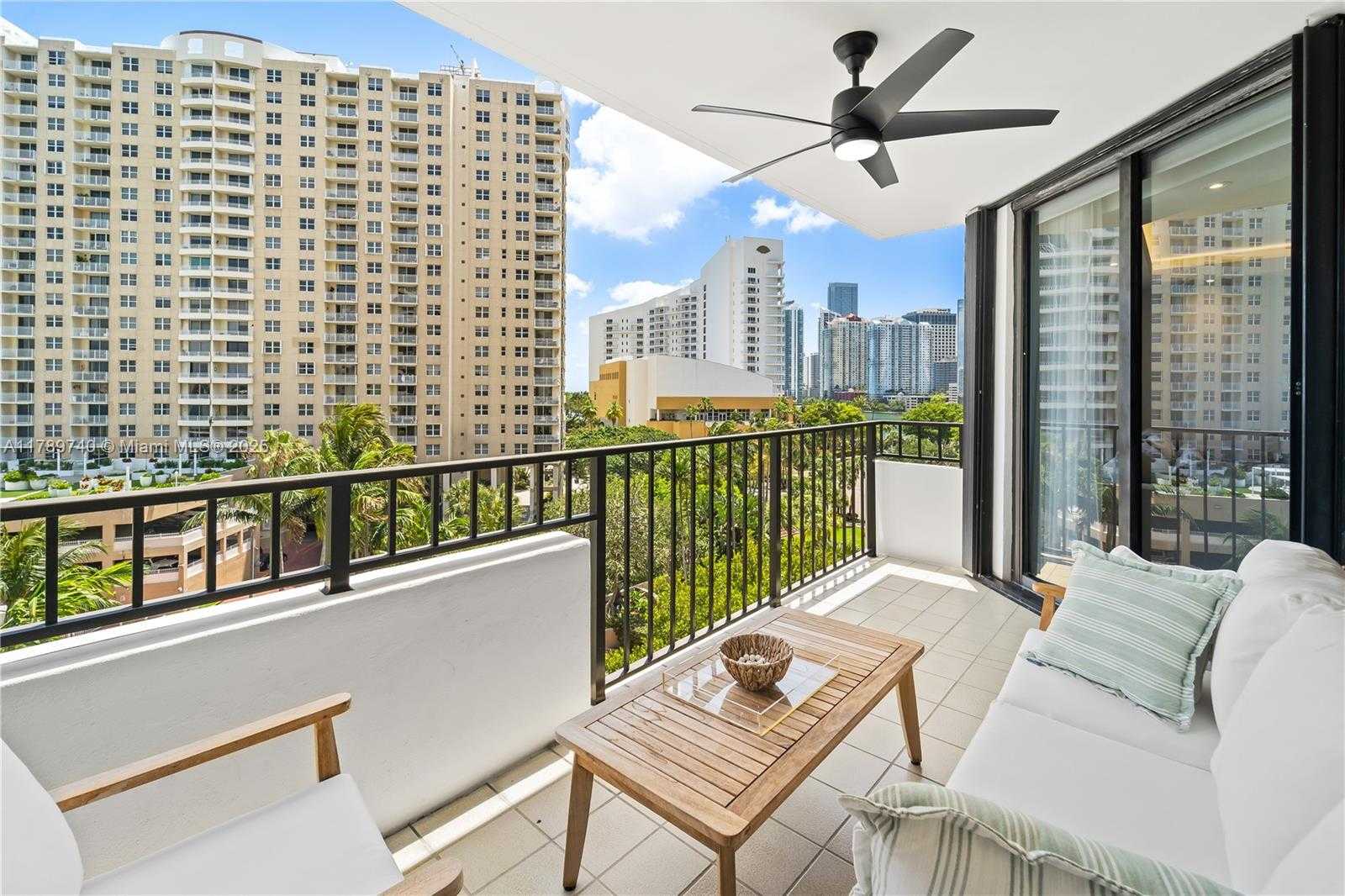 Small Image of 520 BRICKELL KEY DR #A713, Miami Number 22