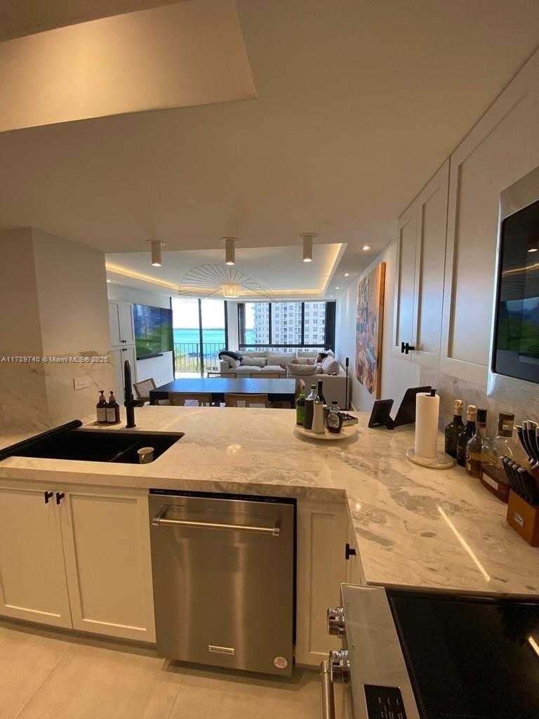 Small Image of 520 BRICKELL KEY DR #A713, Miami Number 6