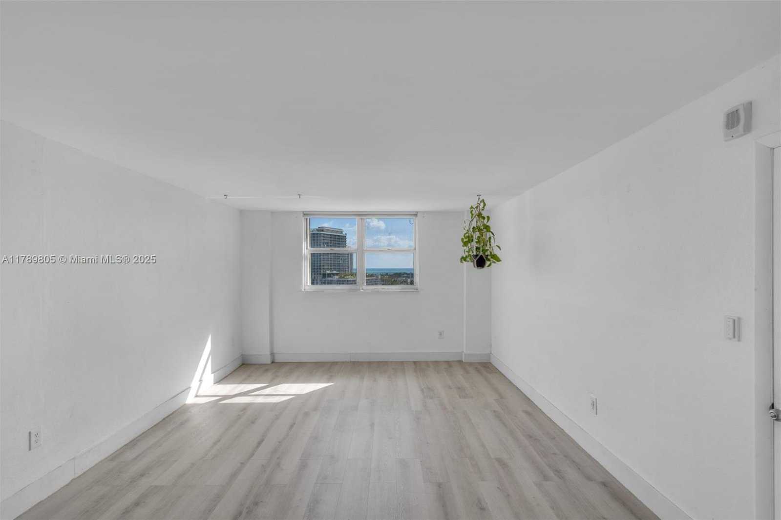 Small Image of 6900 BAY DR #11F, Miami Beach Number 19
