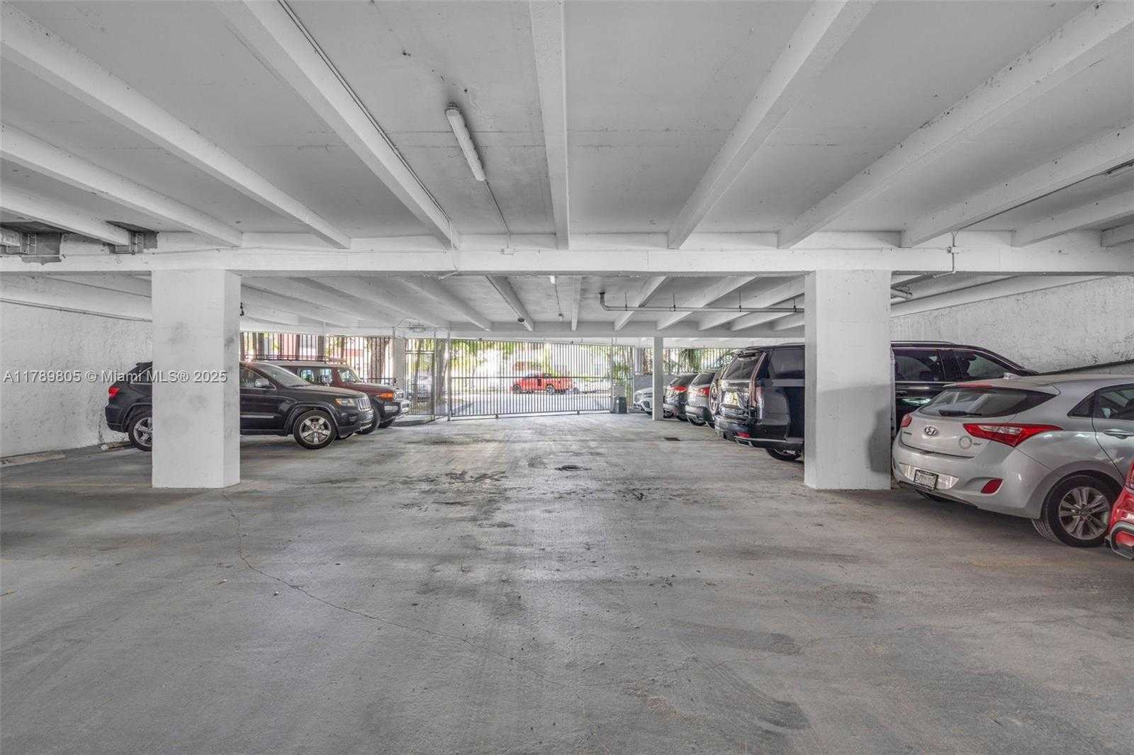 Small Image of 6900 BAY DR #11F, Miami Beach Number 28