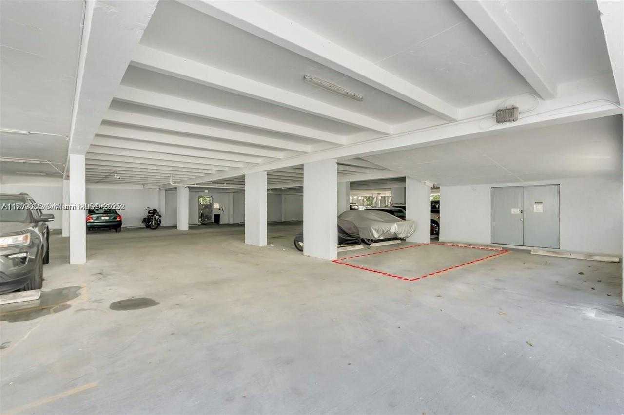 Small Image of 6900 BAY DR #11F, Miami Beach Number 29