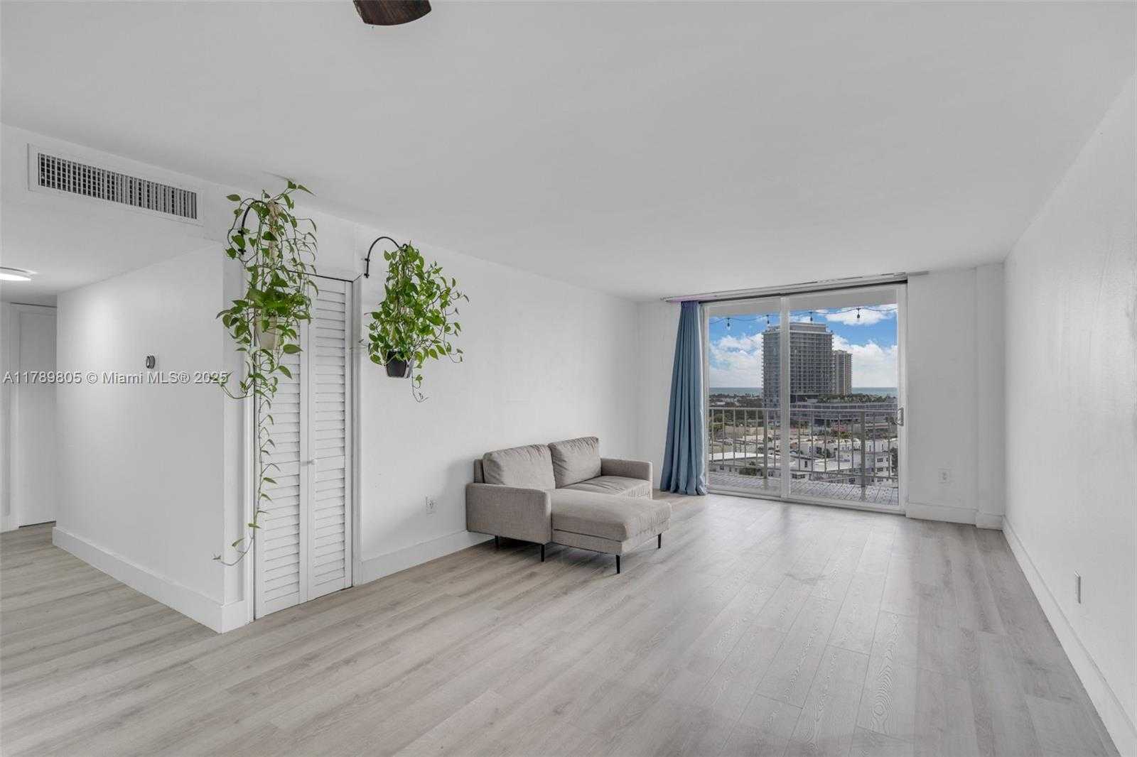 Small Image of 6900 BAY DR #11F, Miami Beach Number 3