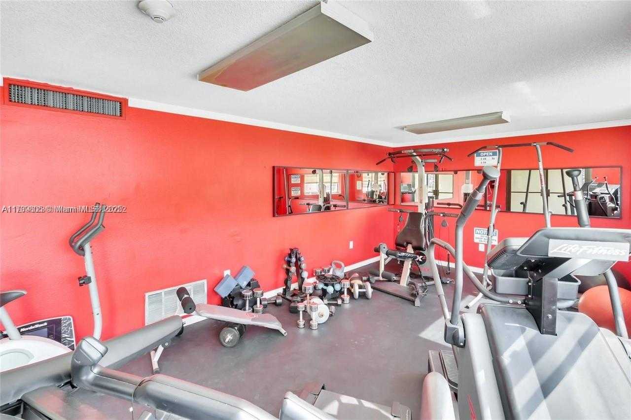 Small Image of 6900 BAY DR #11F, Miami Beach Number 30