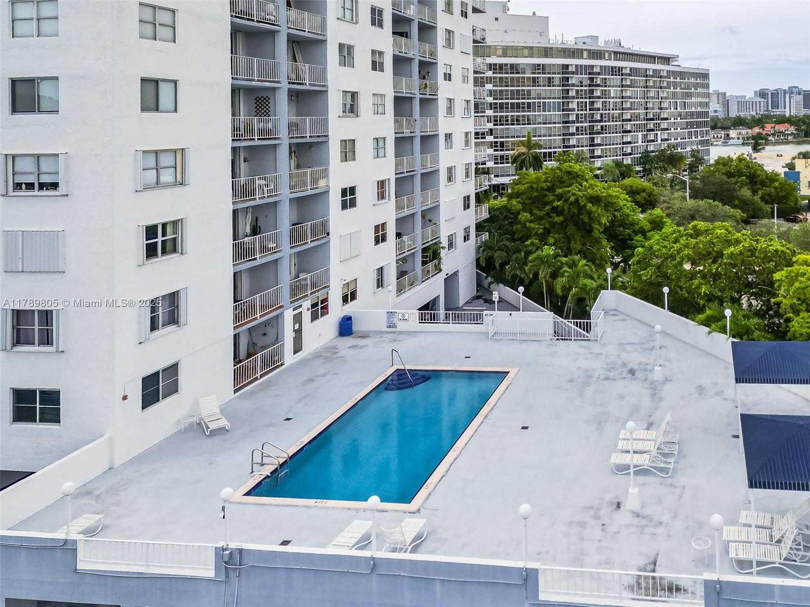Small Image of 6900 BAY DR #11F, Miami Beach Number 33