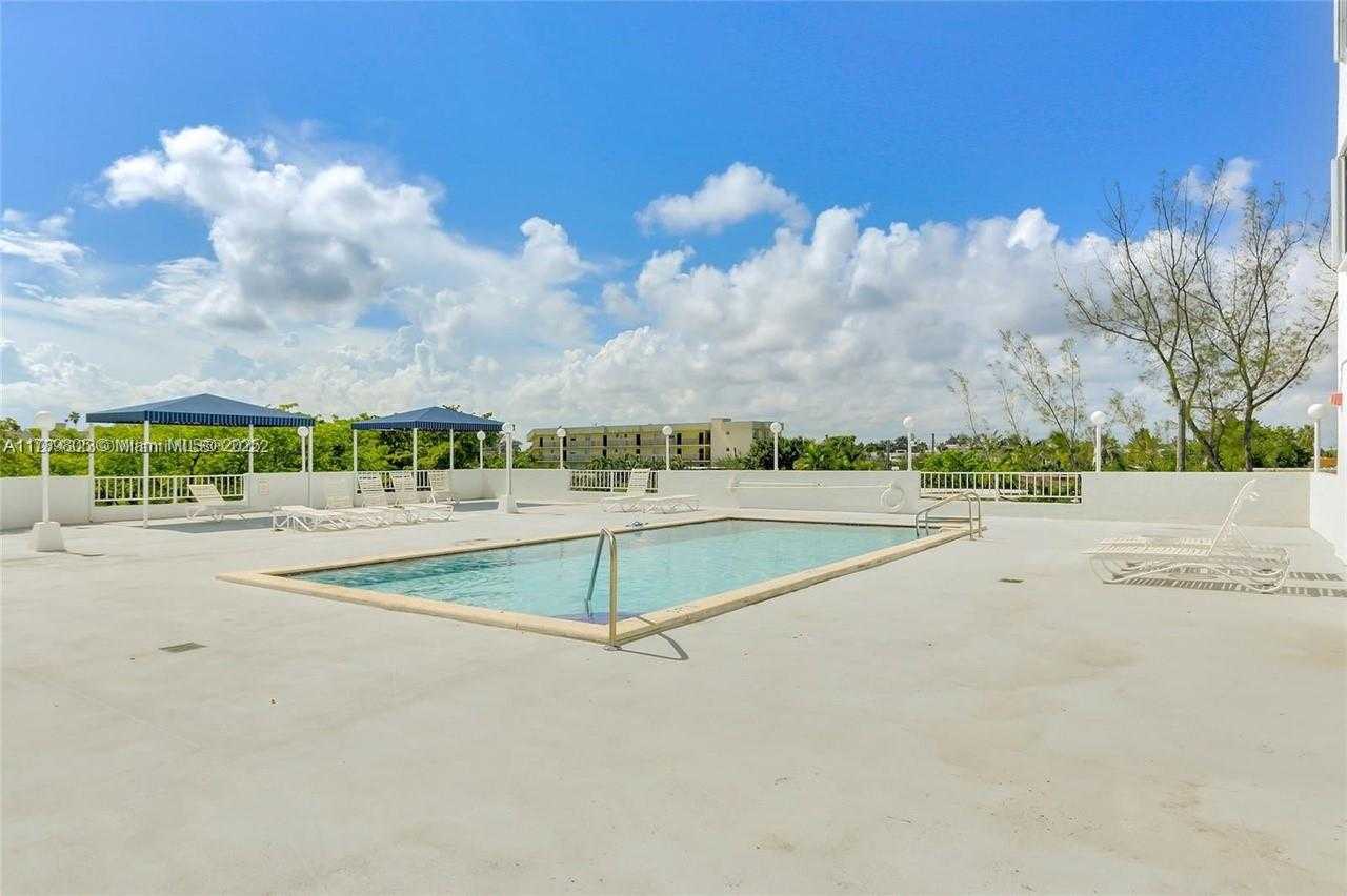 Small Image of 6900 BAY DR #11F, Miami Beach Number 34