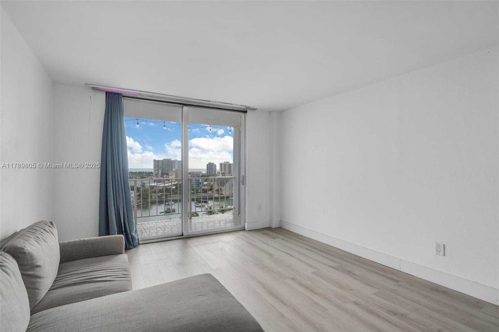 Small Image of 6900 BAY DR #11F, Miami Beach Number 4
