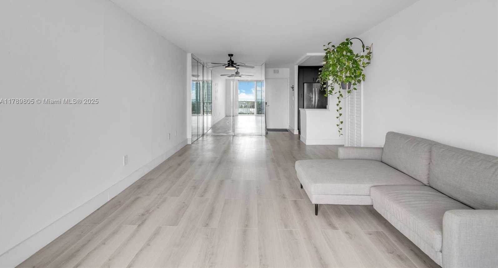 Small Image of 6900 BAY DR #11F, Miami Beach Number 9