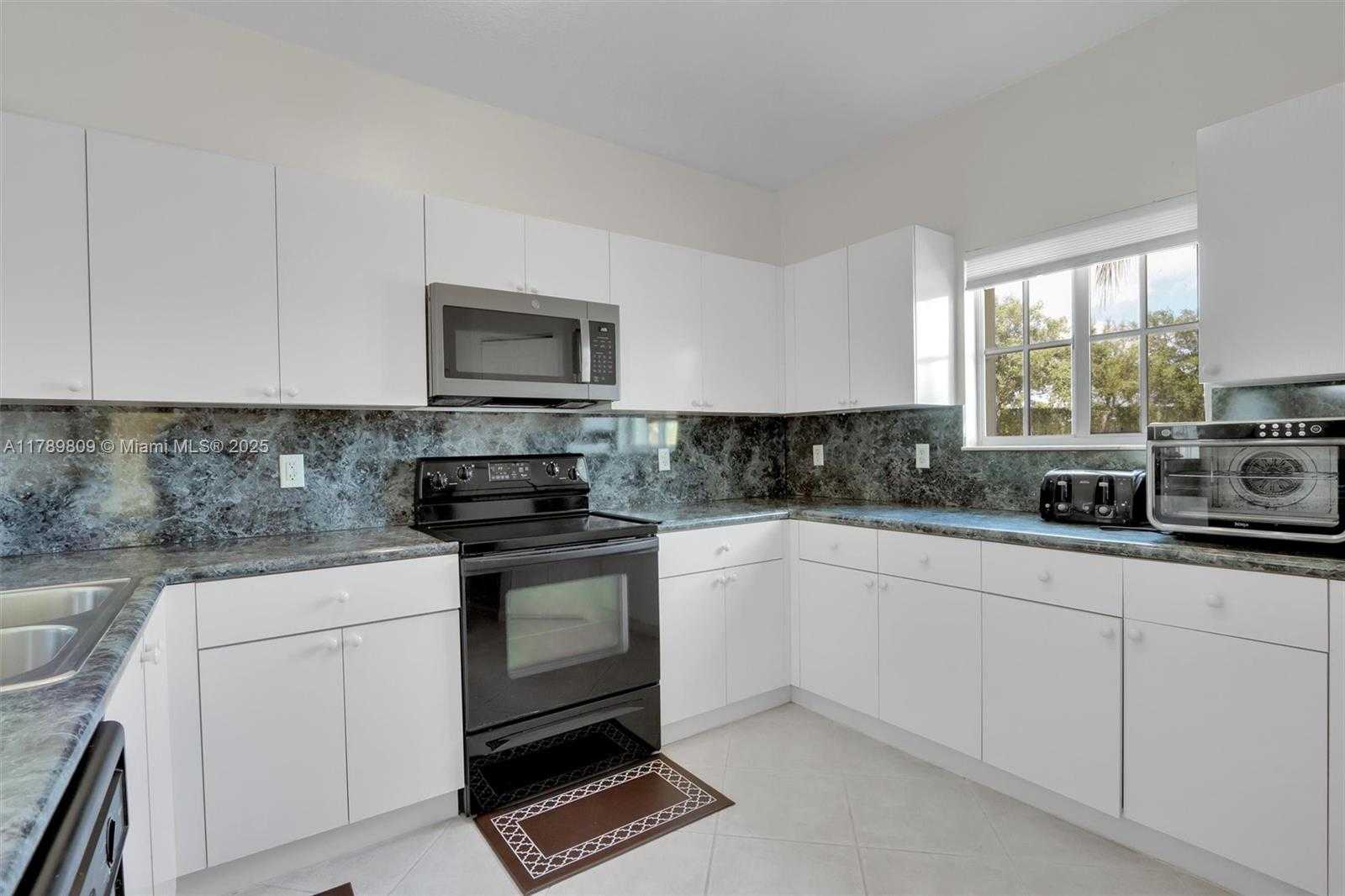 Small Image of 9875 GALLEON DR, West Palm Beach Number 18