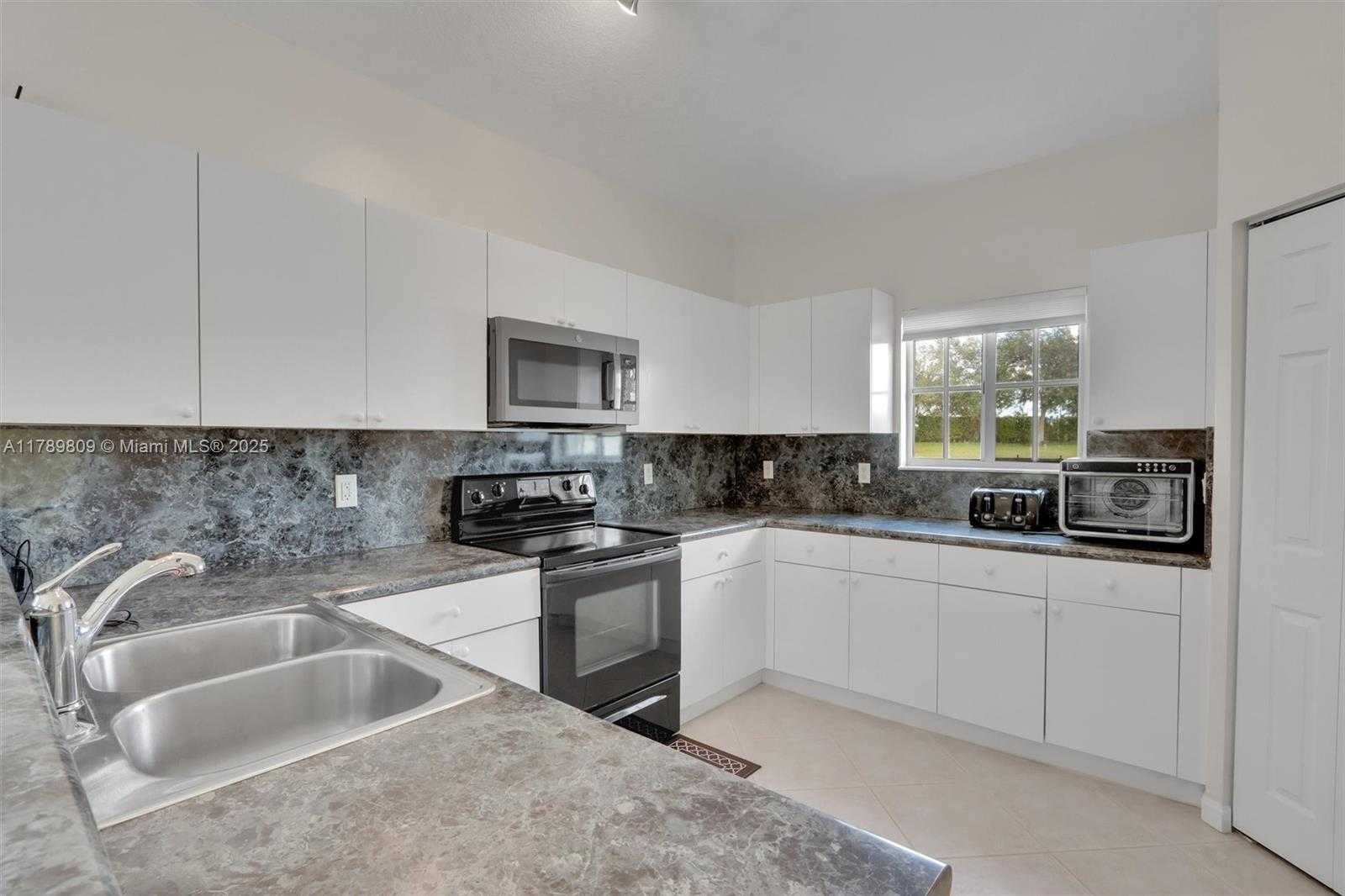Small Image of 9875 GALLEON DR, West Palm Beach Number 21