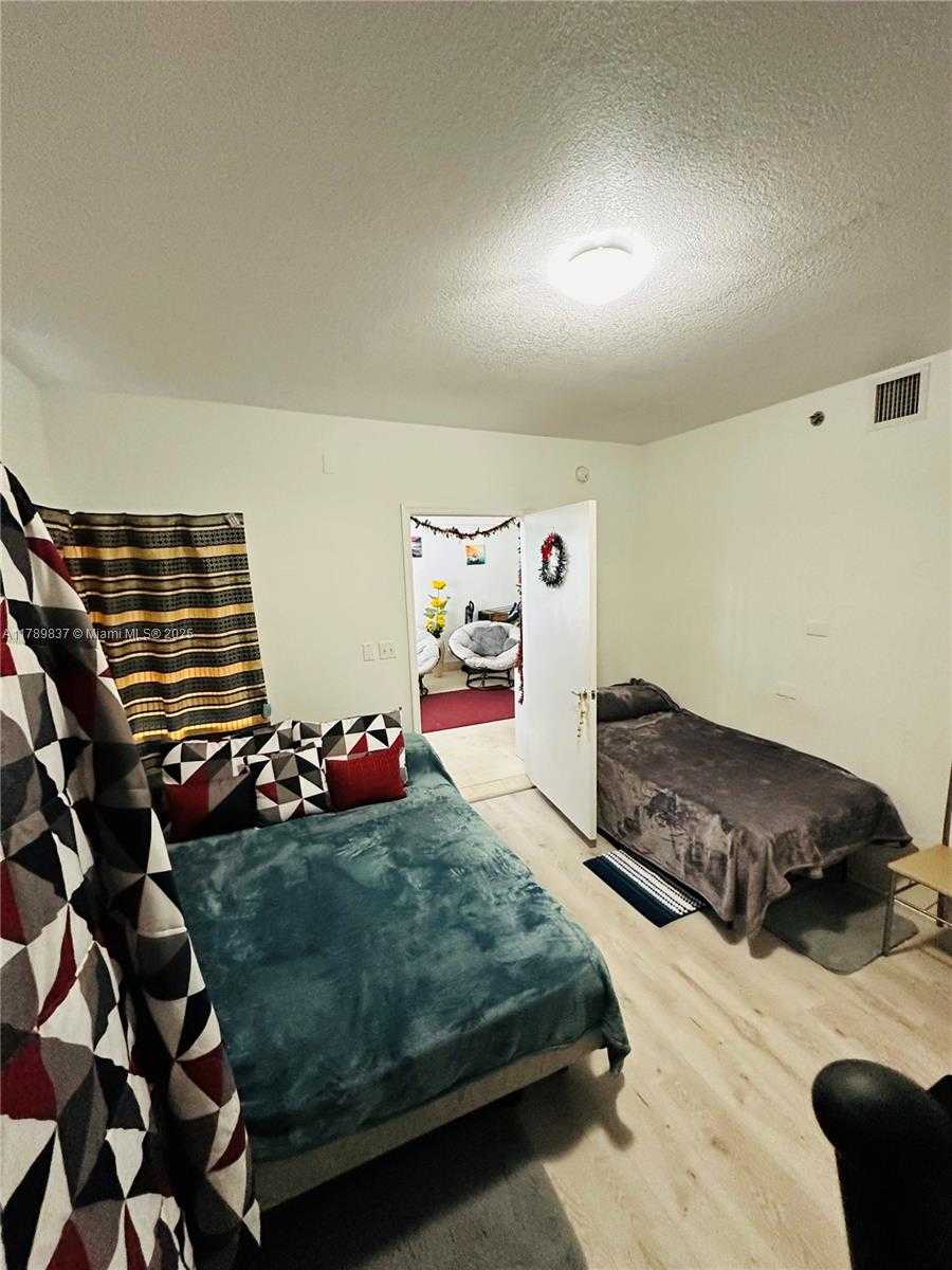 Small Image of 1300 PENNSYLVANIA AVE #109, Miami Beach Number 10