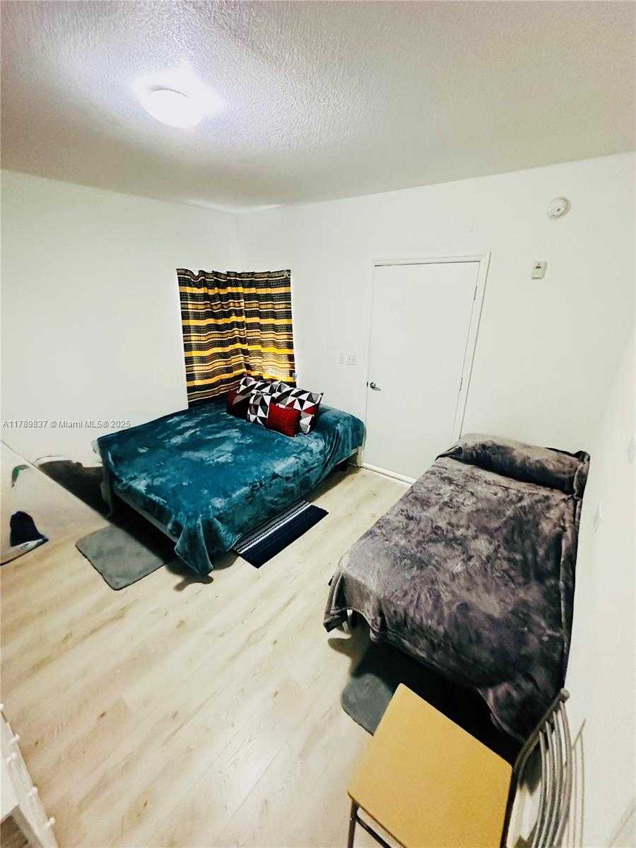 Small Image of 1300 PENNSYLVANIA AVE #109, Miami Beach Number 57