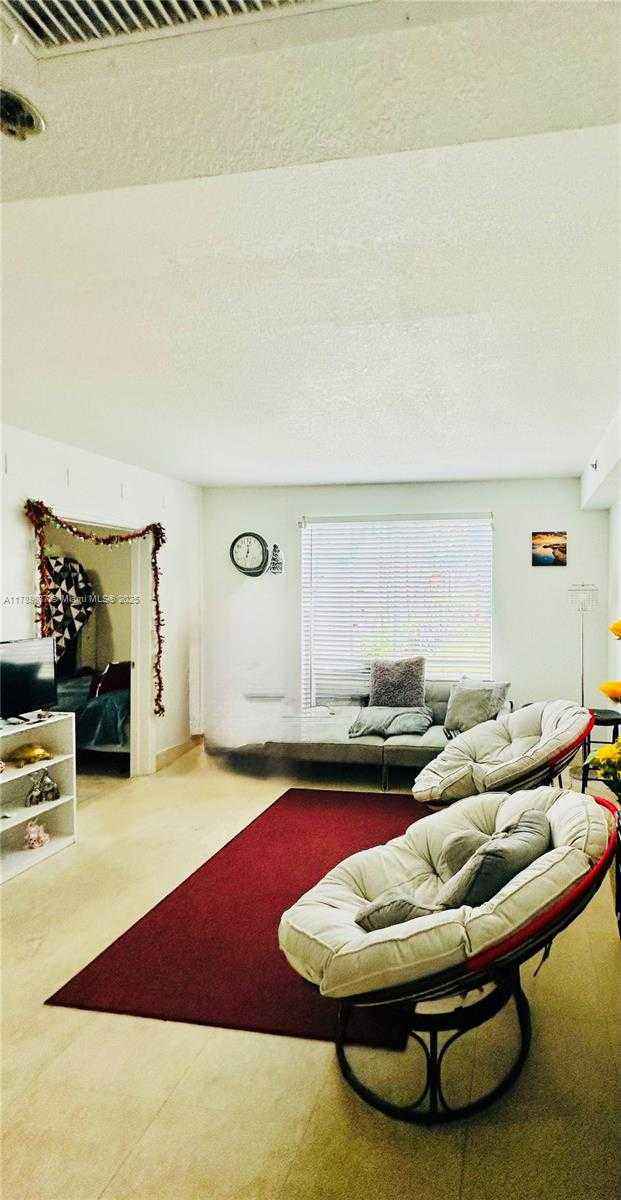 Small Image of 1300 PENNSYLVANIA AVE #109, Miami Beach Number 6