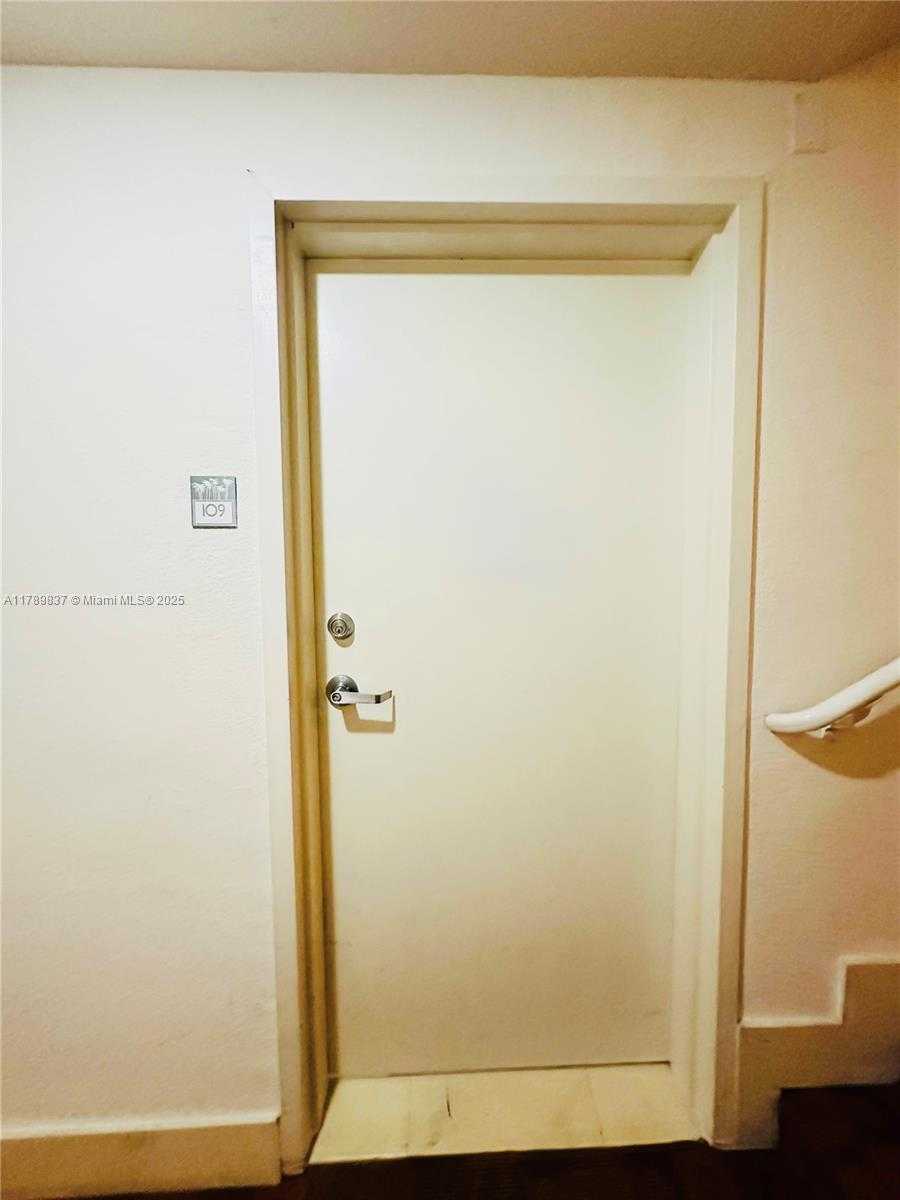 Small Image of 1300 PENNSYLVANIA AVE #109, Miami Beach Number 67